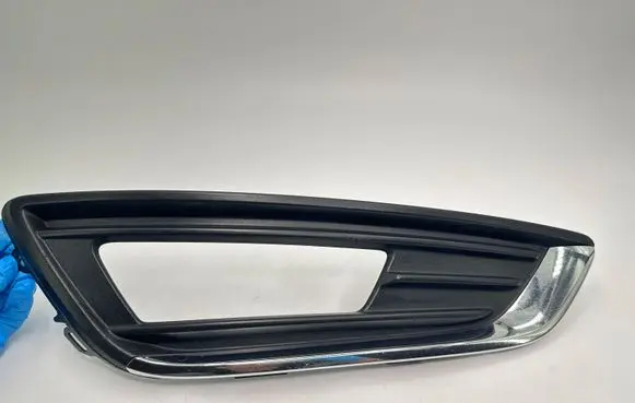Ford Focus Front fog light trim/grill F1EB15A298B
