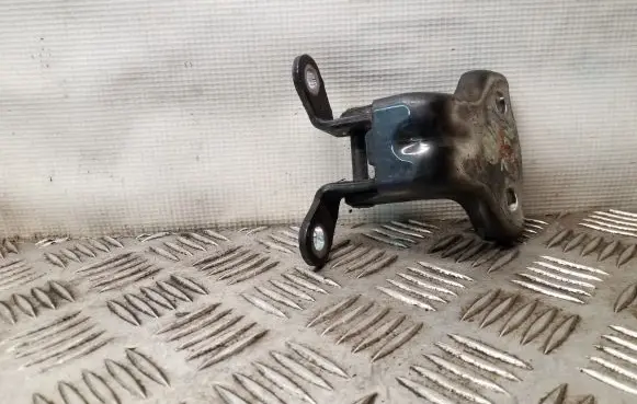 Opel Antara Rear door upper hinge 06H15
