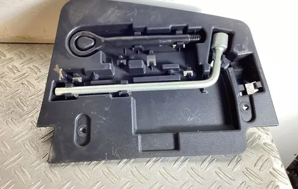 Lexus GS 250 350 300H 450H Tool set 6259730020