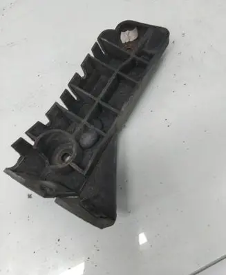 Audi A4 S4 B6 8E 8H Front bumper mounting bracket 8E0807284
