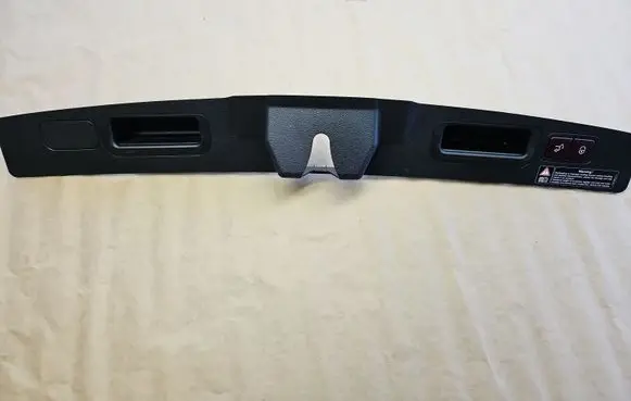 Mercedes-Benz GL X164 Tailgate/boot lid lock trim A1647400130 2118219451