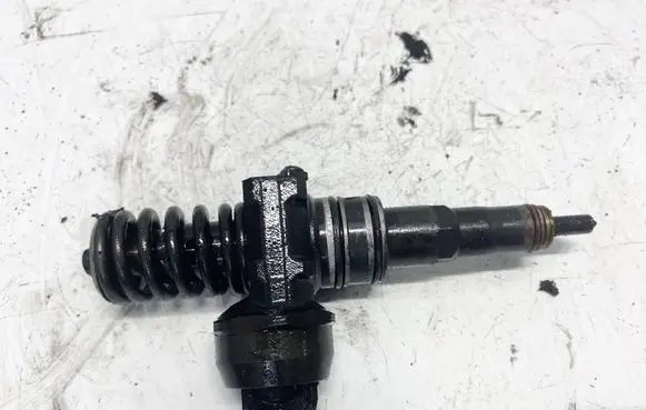 Volkswagen PASSAT B5.5 Fuel injector 038130073aj