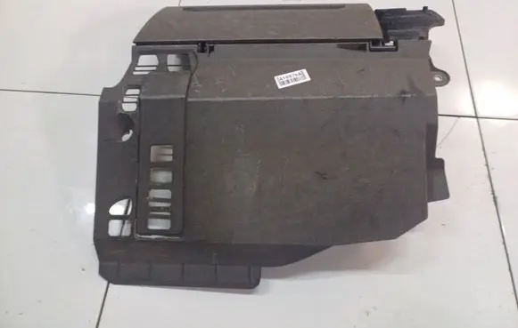 Glove box