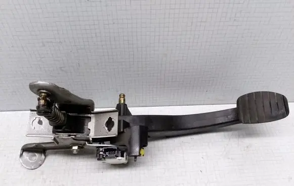 Clutch pedal