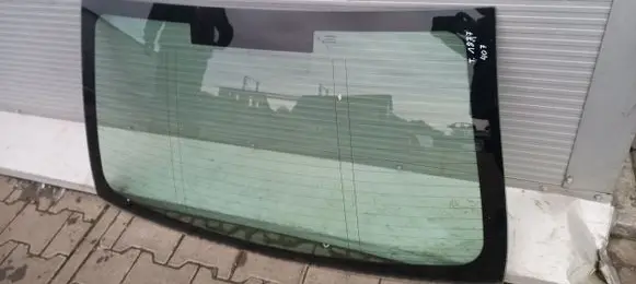 Peugeot 407 Front vent window/glass (coupe) 