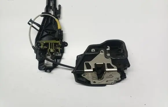 BMW X5 E70 Rear door lock 7202147