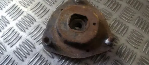 Toyota Avensis Verso Coil spring mount 