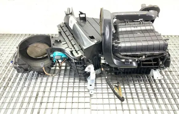 Volkswagen Transporter - Caravelle T5 Heater blower radiator 7E5820005L