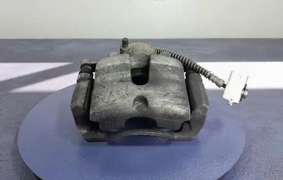 Hyundai i30 Front brake caliper