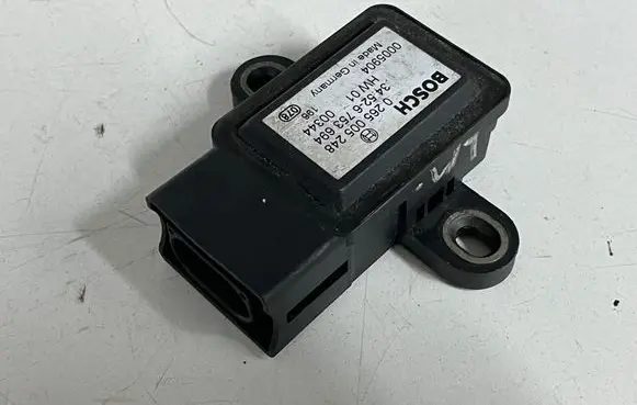 BMW X5 E53 ESP acceleration yaw rate sensor 34526753694 6753694