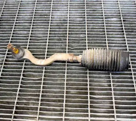 Mitsubishi L200 Steering tie rod 