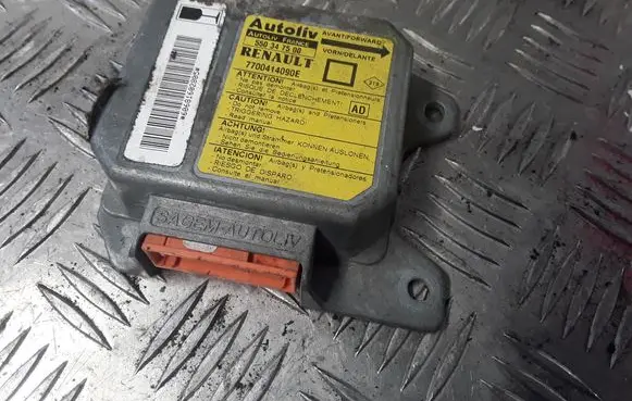 Renault Megane I Airbag control unit/module 7700414090 550347500
