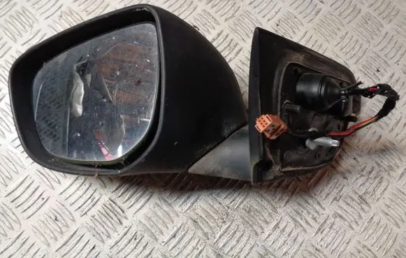 Front door electric wing mirror