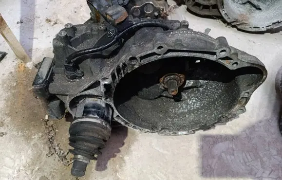 Hyundai Sonata Manual 5 speed gearbox S619JC