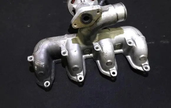 Ford Focus Intake manifold xs4q9424af xs4q-9424-af