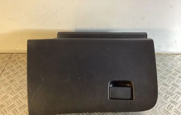 Nissan Qashqai Glove box 685104EH0A 685P34EH0A