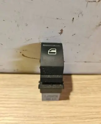Volkswagen Golf VI Electric window control switch 7L6958558