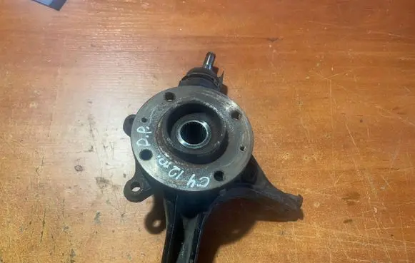 Citroen C4 II Front wheel hub spindle knuckle