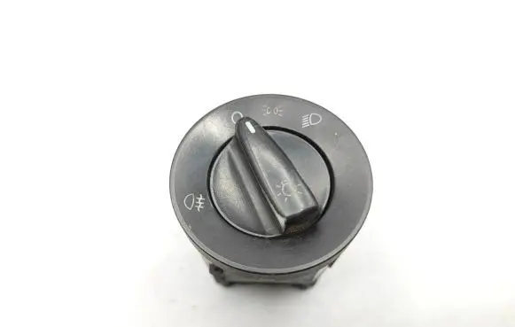 Volkswagen Golf IV Light switch 1C0941531 04052030