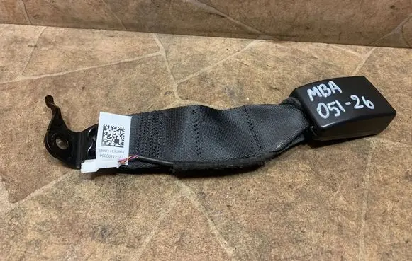 BMW 6 G32 Gran Turismo Middle seatbelt buckle (rear) 7444900