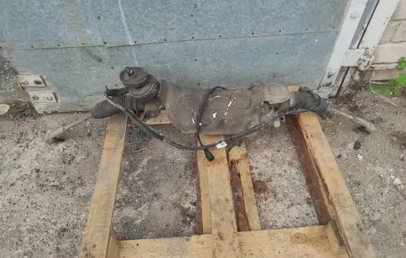 Volkswagen PASSAT B6 Steering rack 7805501
