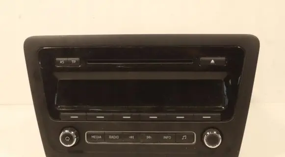 Skoda Rapid (NH) Radio/GPS head unit trim 5J0035161E