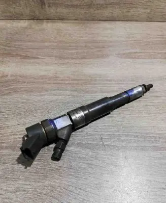 BMW 5 E39 Fuel injector 2354093