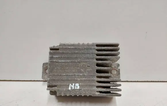 Mercedes-Benz E W210 Coolant fan relay A0205451532