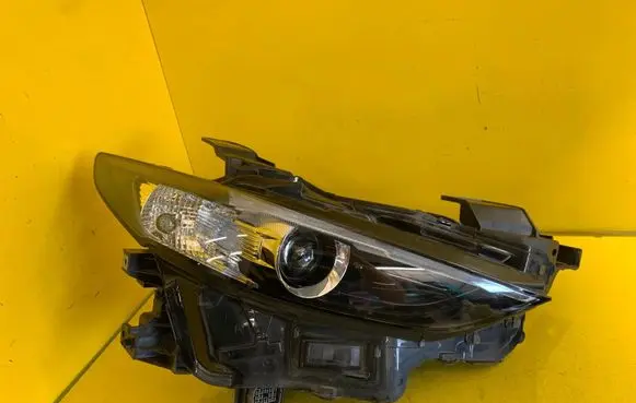 Mazda 3 Headlight/headlamp 123456