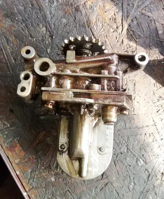 Peugeot 207 Oil pump 9655464980