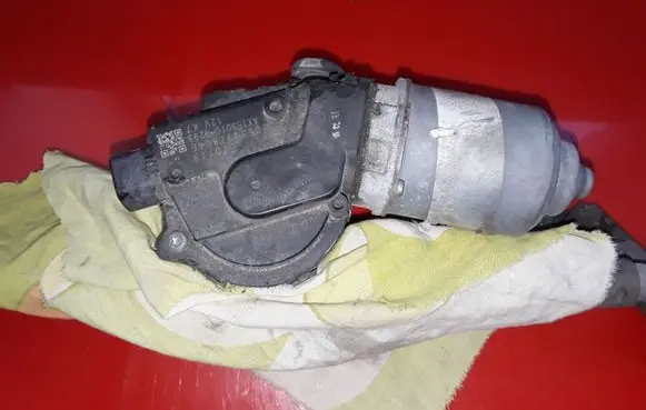Dodge Caliber Wiper motor 05303780AE AX1590109293 70113