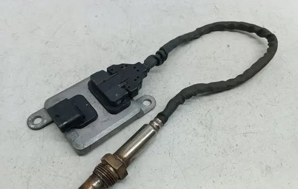 Mercedes-Benz GLC X253 C253 Lambda probe sensor A0009050008 0009050008