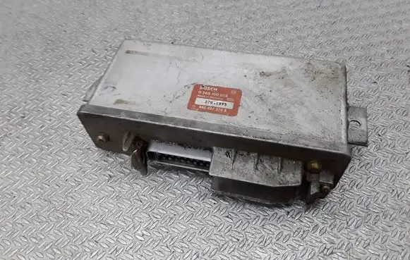 Audi 80 90 S2 B4 ABS control unit/module 0265100056 4A0907379A