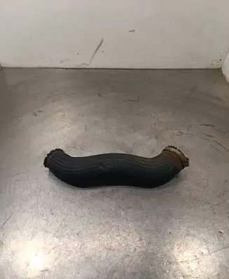 Opel Antara Intercooler pipe mounting bracket 