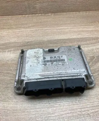 Seat Arosa Engine control unit/module ECU 030906032AT 0261206824