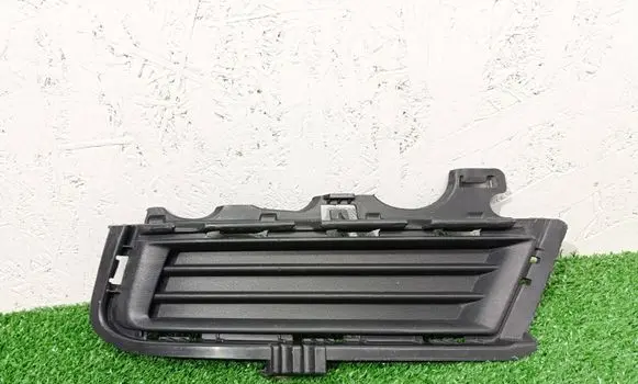 Volkswagen Golf VII Front bumper lower grill 5G0853211D 5G0853211