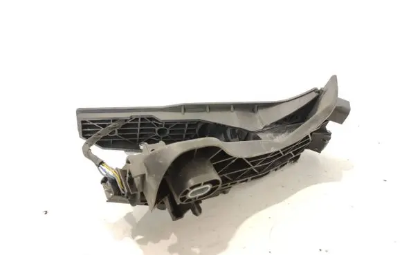 Volkswagen PASSAT B6 Accelerator throttle pedal 1K1721503L 6PV00860000