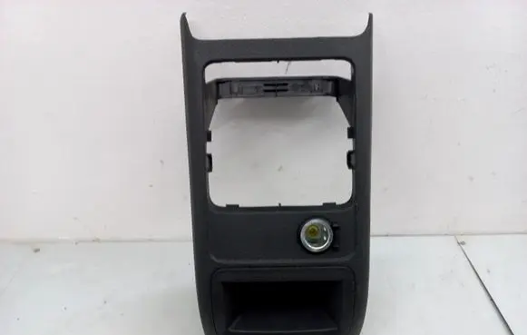Volkswagen Jetta VI Other interior part 5C6863300A