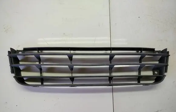 Volkswagen Touran I Front bumper lower grill 1T0853677