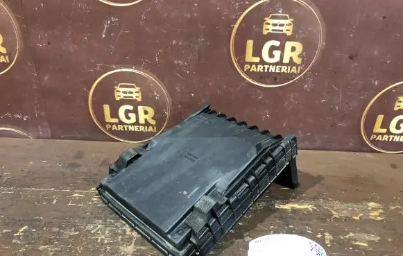 Volkswagen Caddy Fuse box cover 1K0937132F