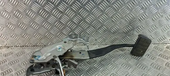 Toyota C-HR I Brake pedal 