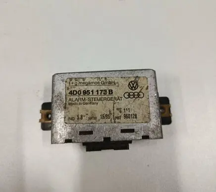 Audi A4 S4 B5 8D Alarm control unit/module 4D0951173B 960128