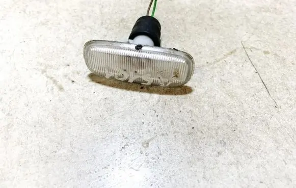 Audi A6 S6 C5 4B Front fender indicator light