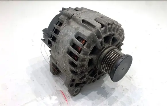 Volkswagen PASSAT B8 Generator/alternator 03L903023L