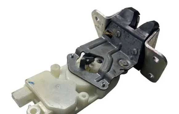 Mitsubishi Outlander Tailgate/trunk/boot lock/catch/latch 10311