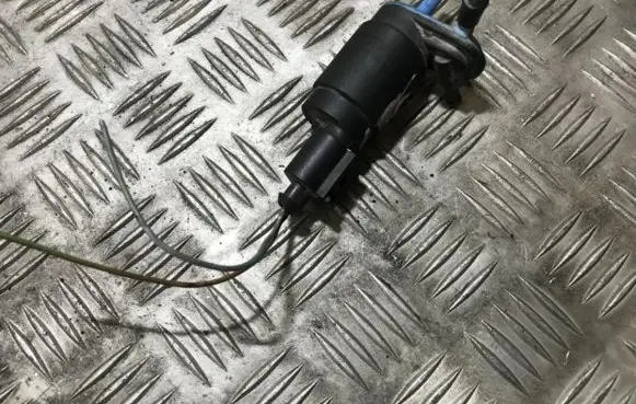 Mercedes-Benz A W168 Windscreen/windshield washer pump 2108691021