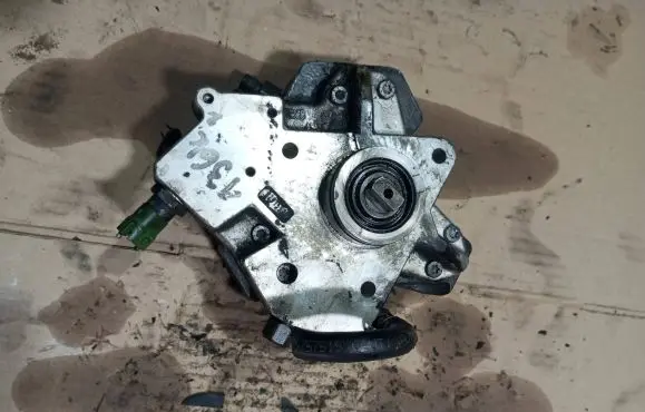 Volvo C30 Fuel injection high pressure pump 30756125 0445010111 78419