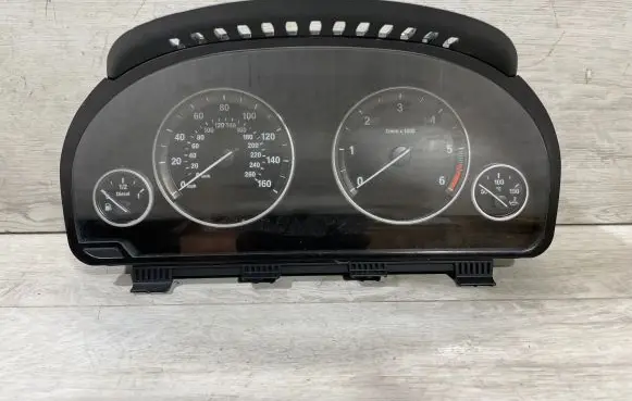 BMW 5 F10 F11 Speedometer (instrument cluster) 9340032 17649411 26155382