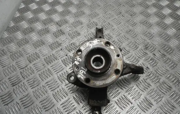 Renault Zoe Front wheel hub L15