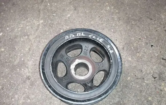 Mercedes-Benz ML W164 Crankshaft pulley
